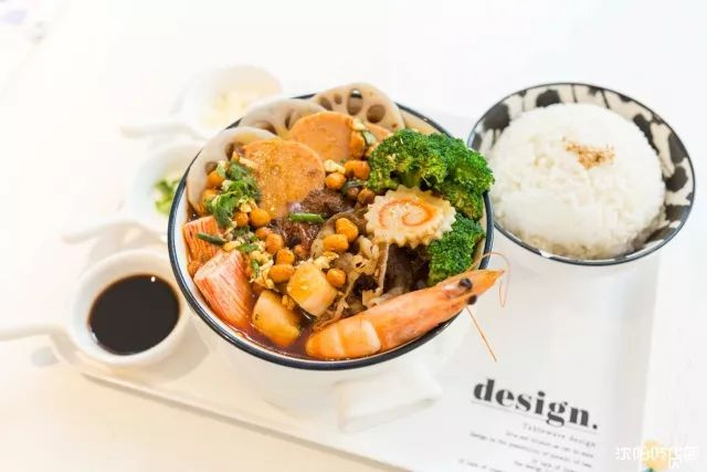 漂亮小姐姐开的网红店,高颜值小姐姐做美食