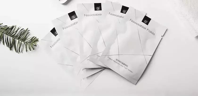 法令纹会让自己显老5到10岁,法令纹显老十岁教你解决