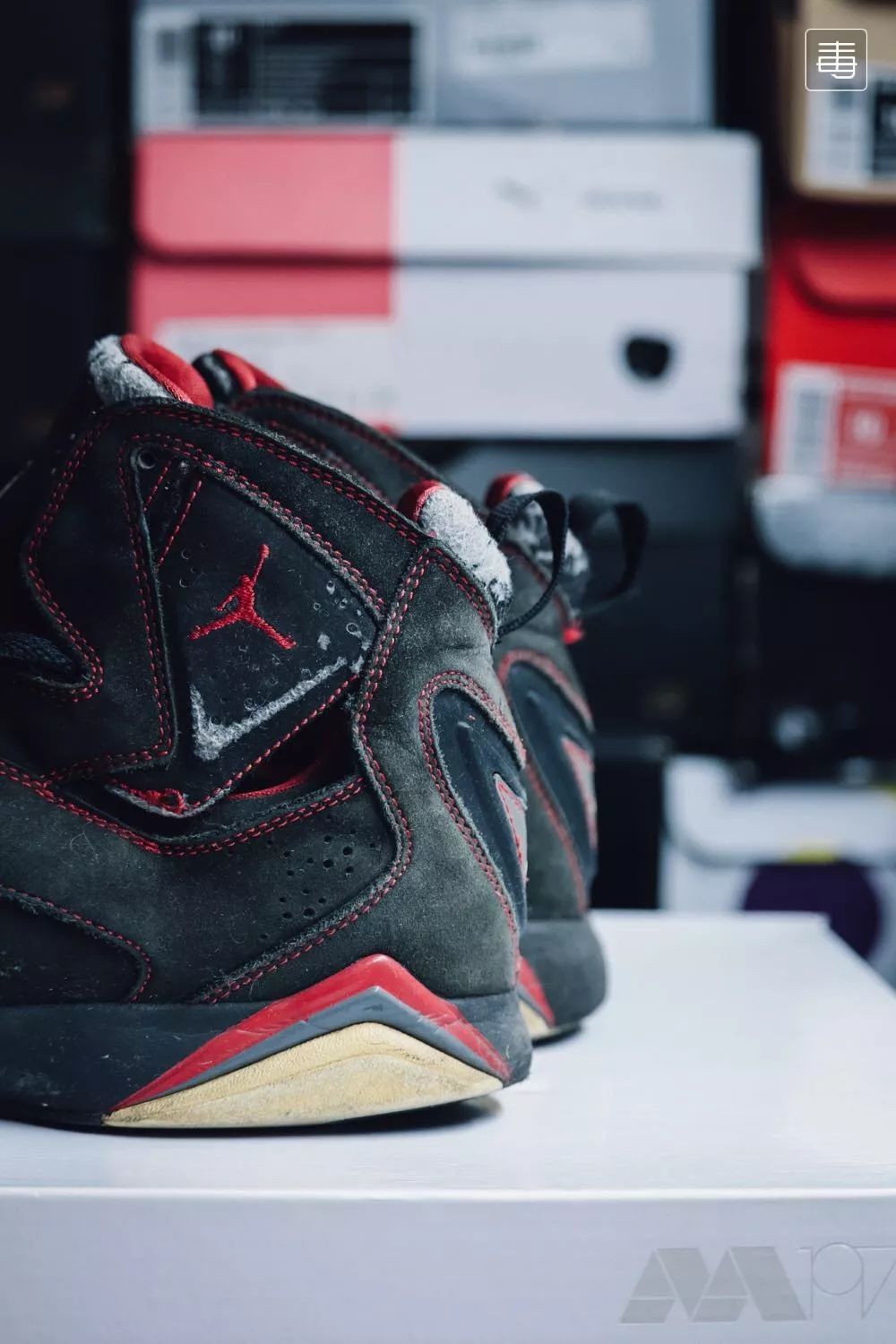 想在街头吸睛没有一双潮鞋怎么行,晒鞋子怎么拍照好看