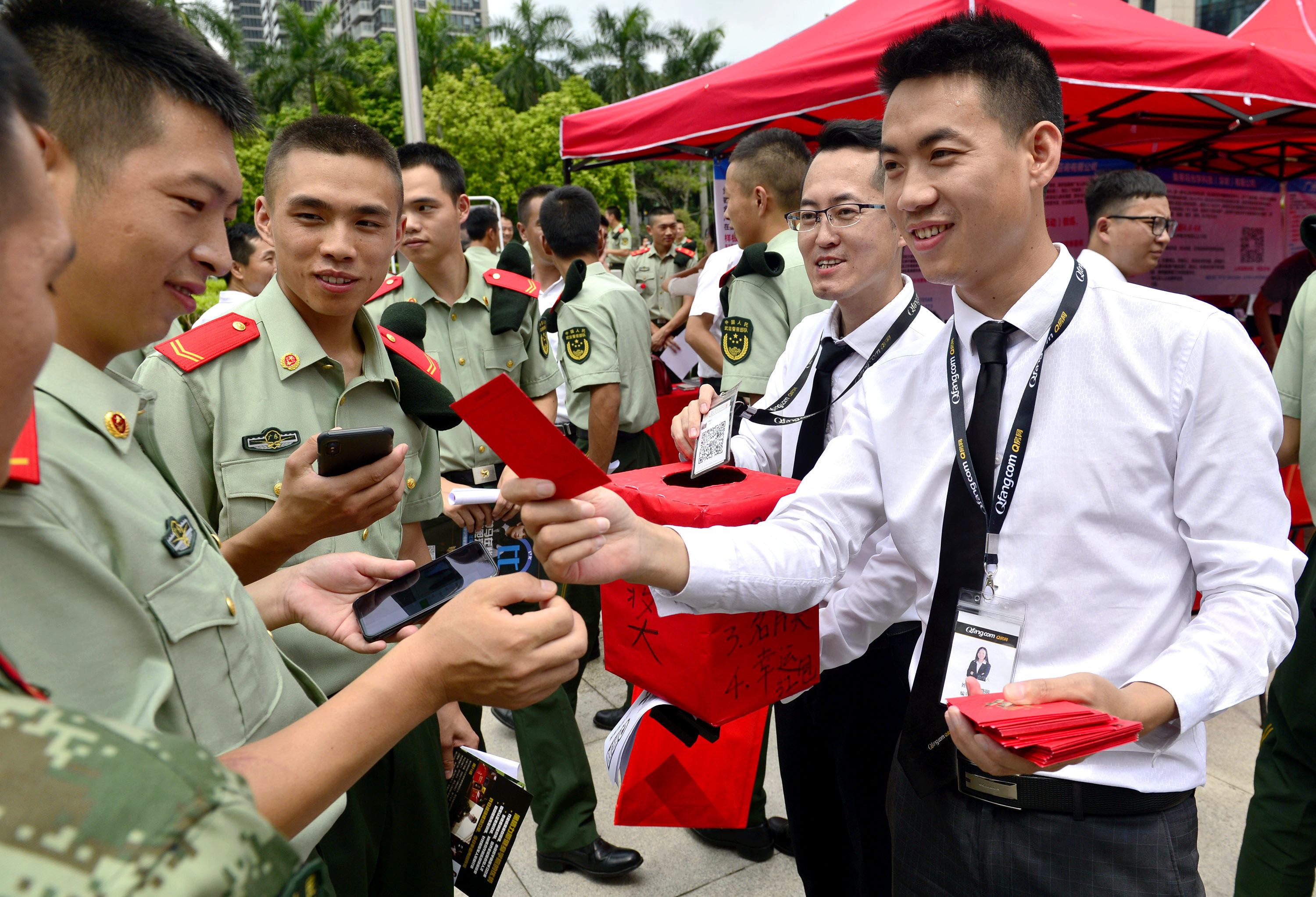 粤有料｜招聘季火热开启，高校毕业生如何选择心仪的岗位？你想知道的全在这里