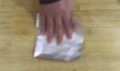 牛奶盒变废为宝怎么叠,变废为宝用牛奶盒做一个手工