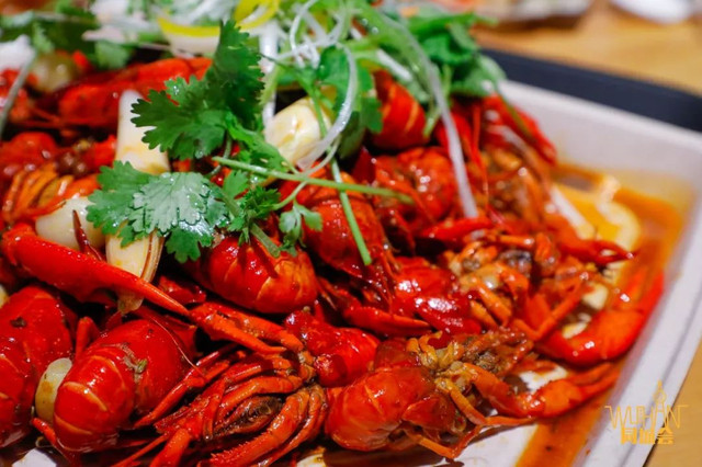 火爆全国的网红超市盒马鲜生来武汉啦！首店开业波龙88元一只，超多爆款买一送一！