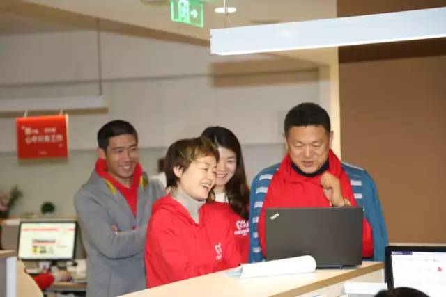 鄂尔多斯羊绒衫爆款,温暖全世界的羊毛衫