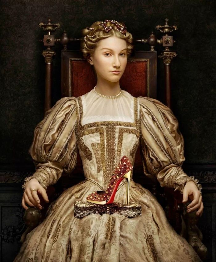 墨丘利送给女士们的鞋