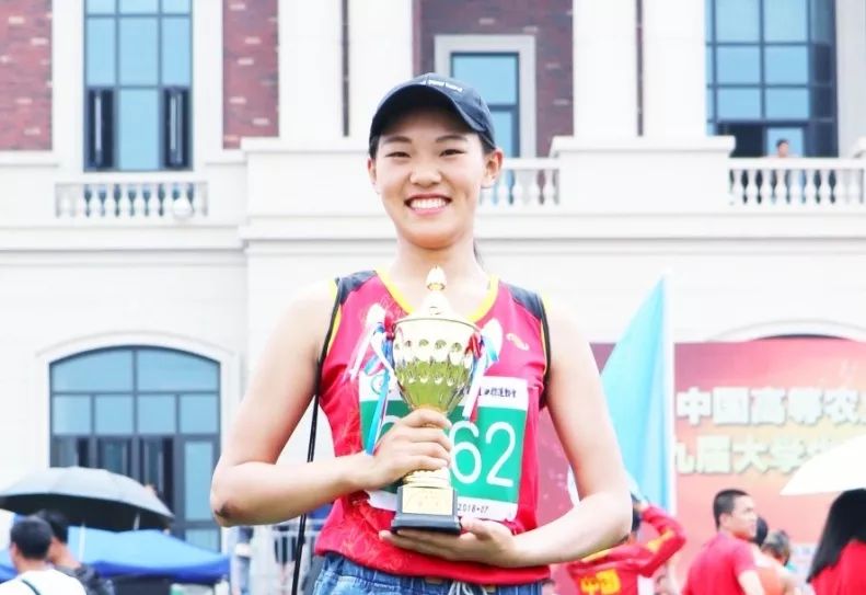 青岛市中学生田径运动会100米冠军,青岛农业大学运动会标枪