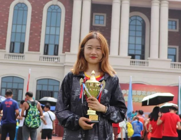 青岛市中学生田径运动会100米冠军,青岛农业大学运动会标枪