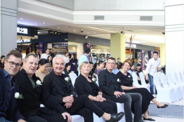 品胜家居工厂店正在直播,品胜德国牛蛙综合体验馆