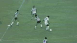 贝利纪录片球王传奇,世纪球王马拉多纳