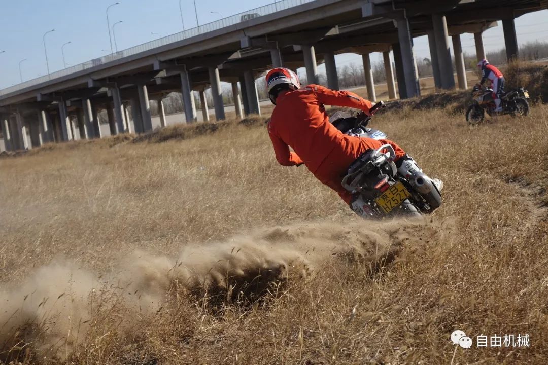 宝马gs最便宜多少钱,最便宜宝马g310gs摩托车