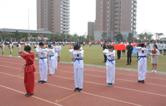 观澜湖华侨中学校园,海口市华侨中学观澜湖学校国标舞