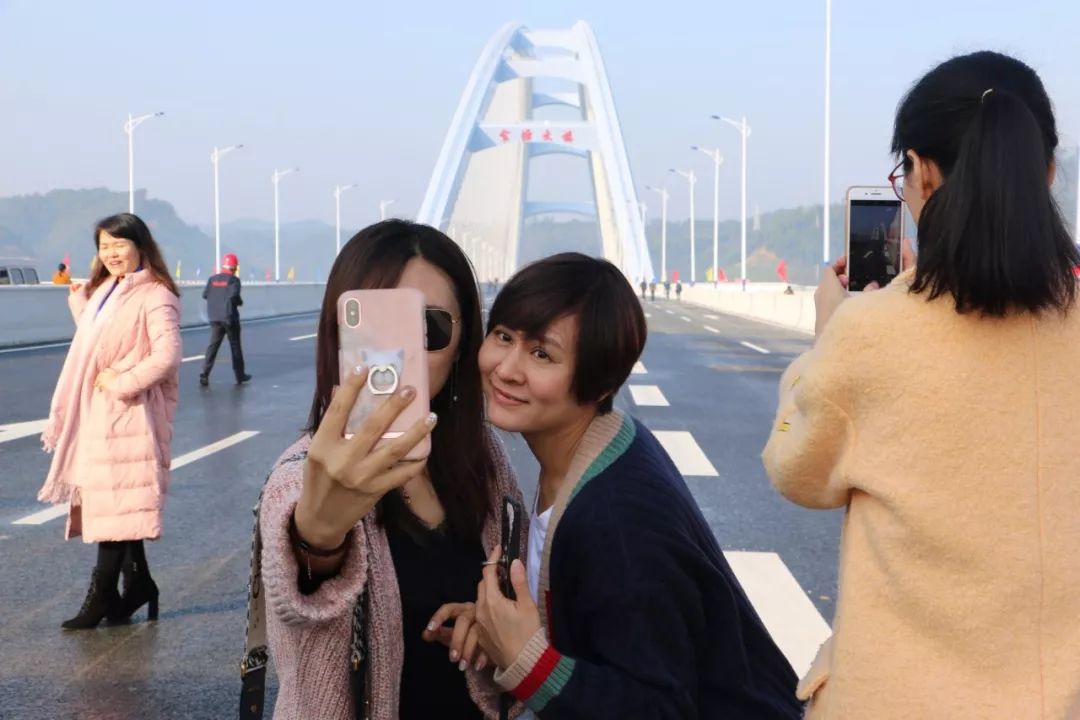 即将开通的柳州网红桥,柳州又一座跨江大桥正在建设