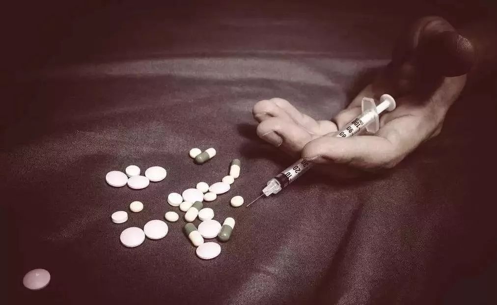 帮朋友买药被判刑,学生帮朋友买东西犯法吗