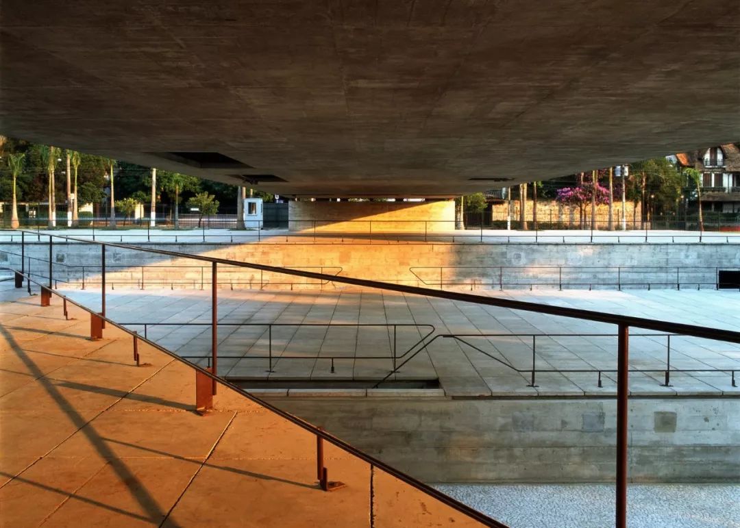 他是巴西“野兽派”大师，78岁获建筑界奥斯卡！其理想是：让建筑属于每个人！