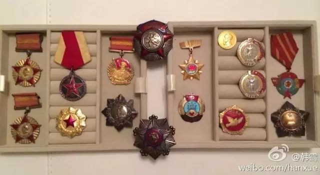 被讽花瓶18年，如今凭实力爆红，热搜欠她两个第一