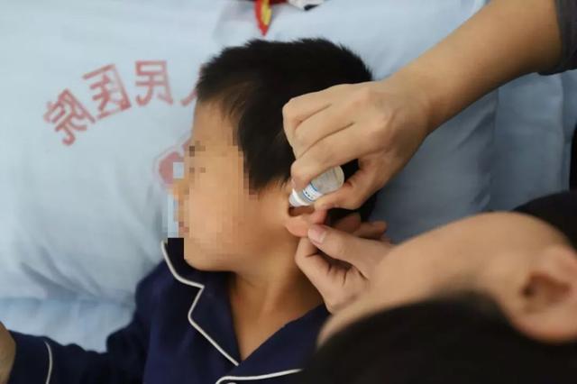 心疼小孩被烫伤,河北一岁男孩被烫伤