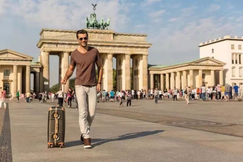 路过全世界只为遇见你原版,路过全世界只为等一人