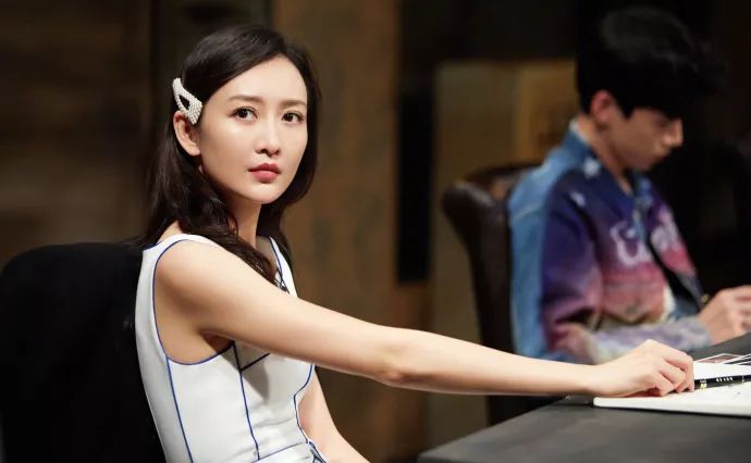 谭松韵明星大侦探最新造型 (谭松韵大侦探穿搭)