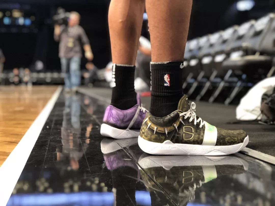 哈雷尔穿搭出场,哈雷尔穿锐步