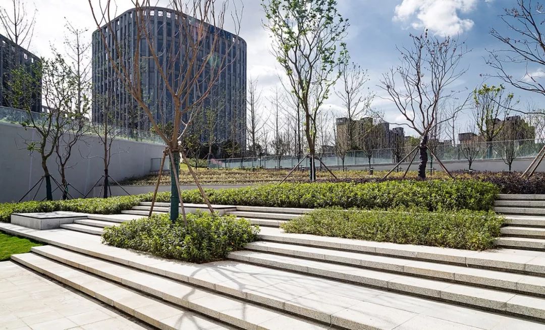 下沉空间的完美演绎｜上海虹桥协信中心