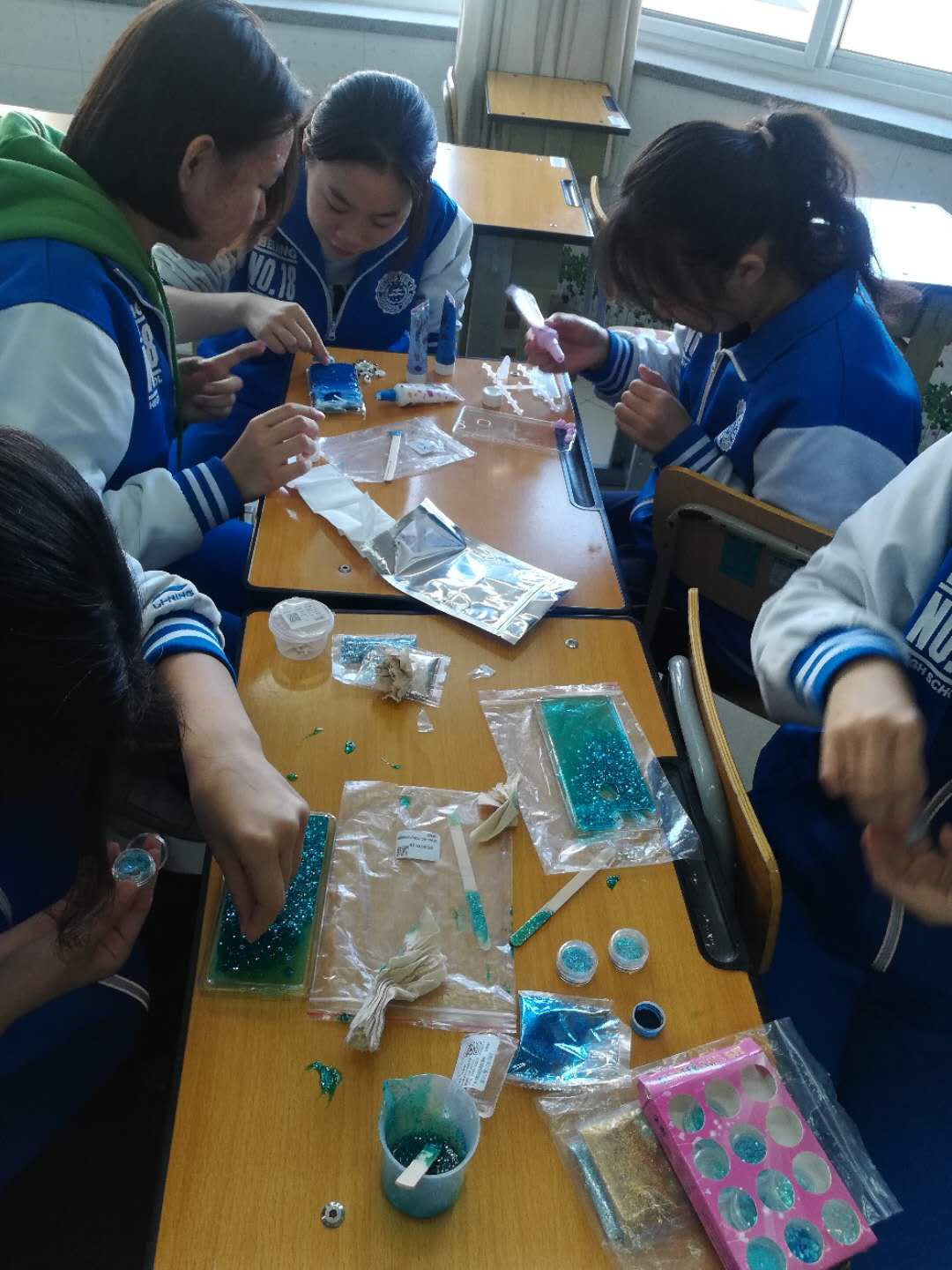 手工手机壳制作套装,用旧衣服制作手机壳