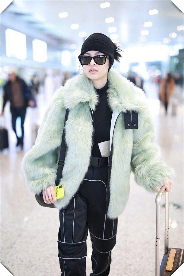 钟楚曦戴发箍视频,钟楚曦马尾照片