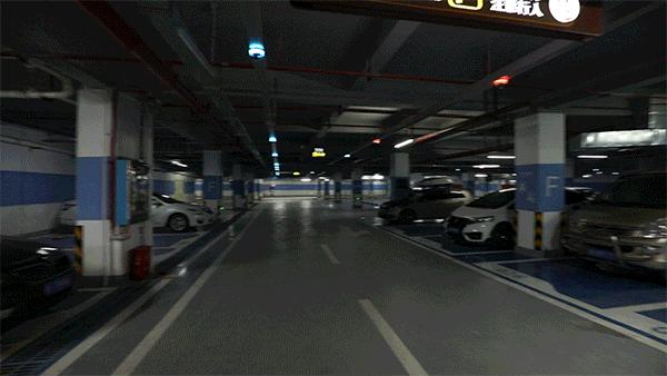 元旦新年就来2751YOLO城市广场，500元友阿购物卡免费送！