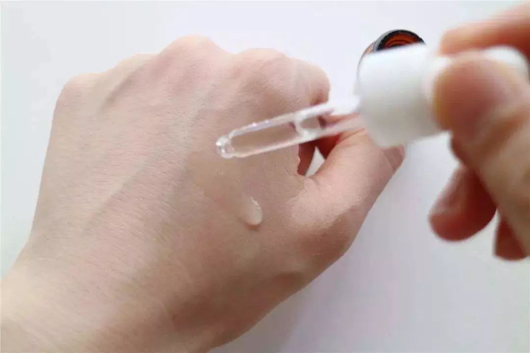 皮肤反复长闭口是什么原因,闭口痘痘反复长是什么原因