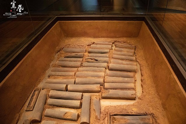 明月处处有，唯有宜春月最明