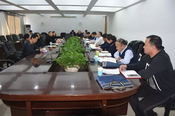 阿鲁科尔沁旗委副书记、政府旗长孟晓冰深入矿山企业进行调研