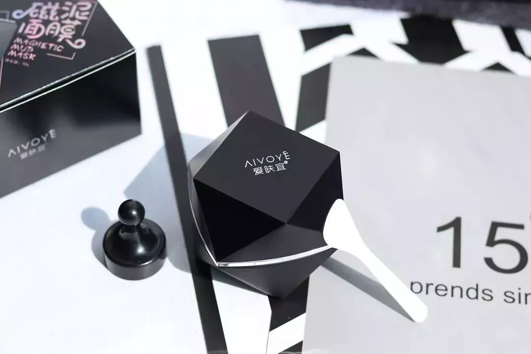 涂脸上能吸出脏东西,吸脸上毛孔里脏东西好吗