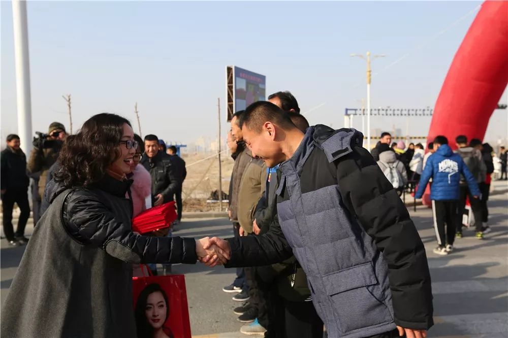 「文体活动」尉犁县举办2019年“迎新春”千人万米冬季长跑比赛