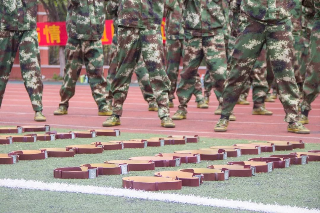 我们的军训时光英姿飒爽,我的军训生活的军训日记
