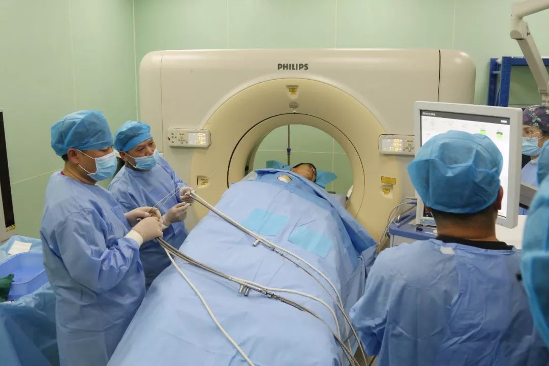 现代医学技术能治疗癌症患者吗,癌症有什么新技术治疗