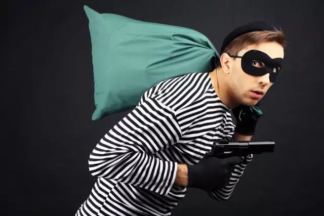 快过年了门户更要看紧!这3个时段家里最招贼