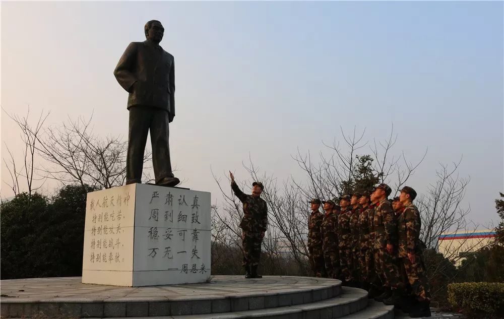 鍏竴闈掓槬鏂归樀鏂板叺,鍏竴闈掓槬鏂归樀鏂板叺鎺堟灙