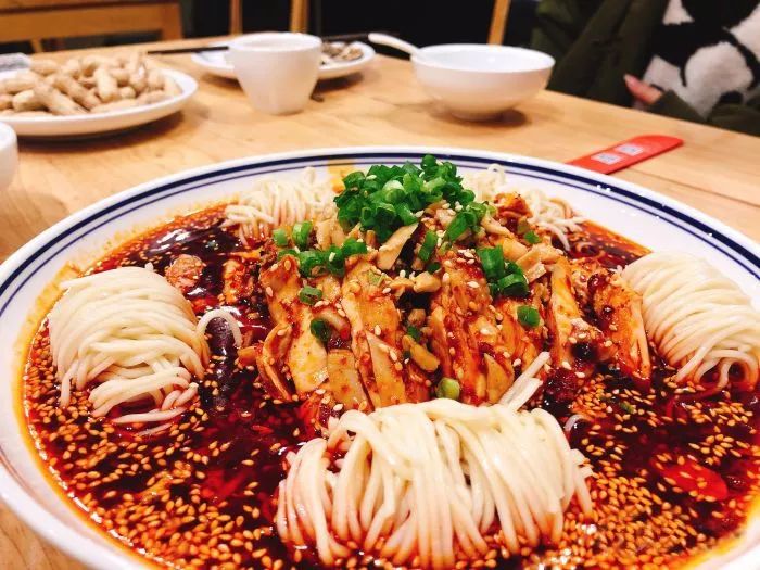 鍚冭揣闆疯揪鍚冨枬鐜╀箰,鍚冭揣闆疯揪