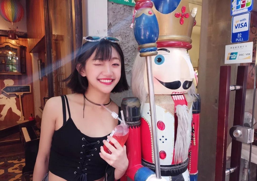 靠一个短视频火的网红,流水线网红