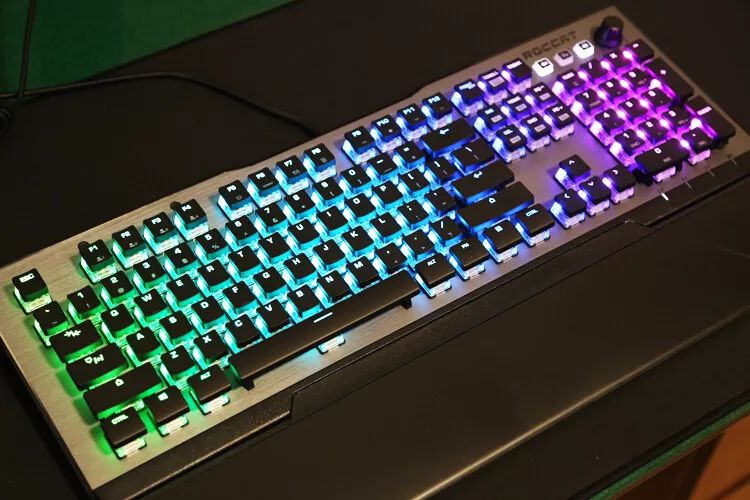 感受工匠精神——德国冰豹Vulcan120Aimo机械键盘开箱