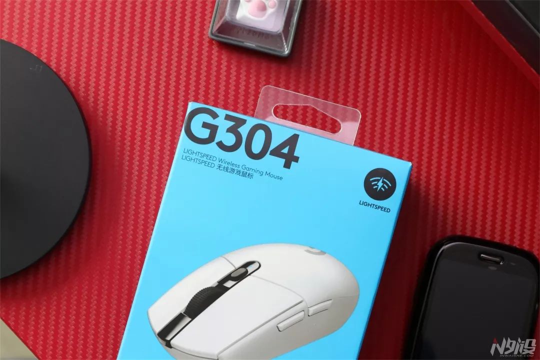 一千以内外设三件套,一千左右的全套外设