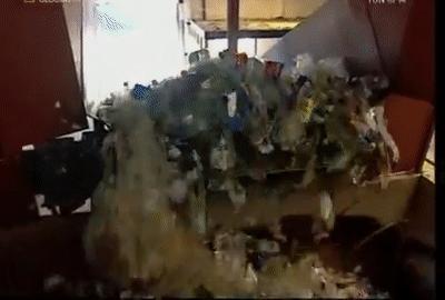 塑料瓶可以制成衣服吗,塑料瓶能做什么衣服卖