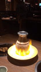 上桌、放火、砸罐罐……在长沙，吃饭皇帝大凭什么超“火”？文末狂砸现金券！