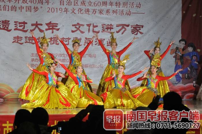 杂技魔术表演活动,魔术表演元旦晚会