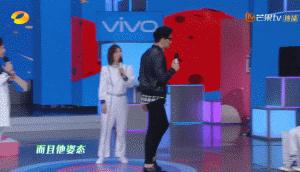 何炅童颜不老图片,44岁的何炅还是童颜脸