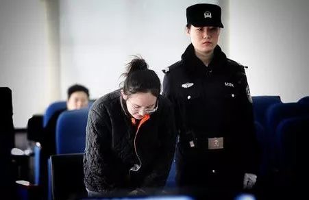 濂充富鎾洿鎾崠鍋囪揣琚崟,钃濈簿鐏靛コ涓绘挱鍒ゅ垜