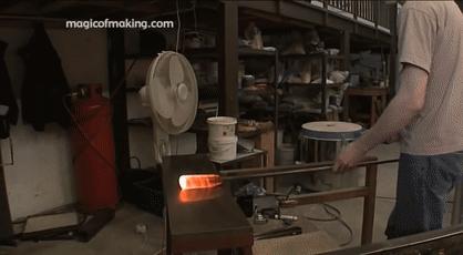 玻璃球里面的花纹是怎么回事,玻璃球中的花纹是如何印在里面的