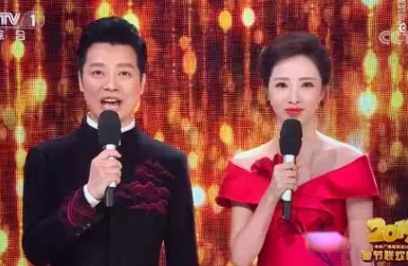 春晚李思思用的口红色号,李思思口红连续三年上热搜