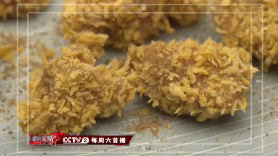 别再用刀刮鱼鳞了！只需这一味调料鱼鳞轻松去除