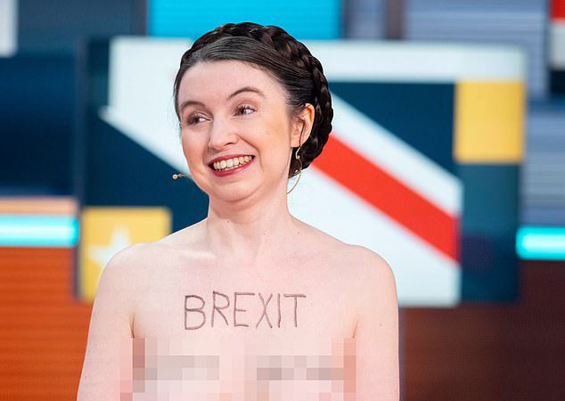 为反“脱欧”也是拼了！英前外交大臣妹妹上演“脱衣”戏码