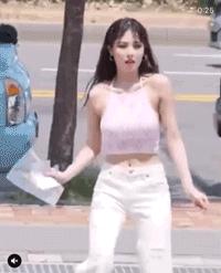 泫雅衣着,泫雅衣服怎么搭配