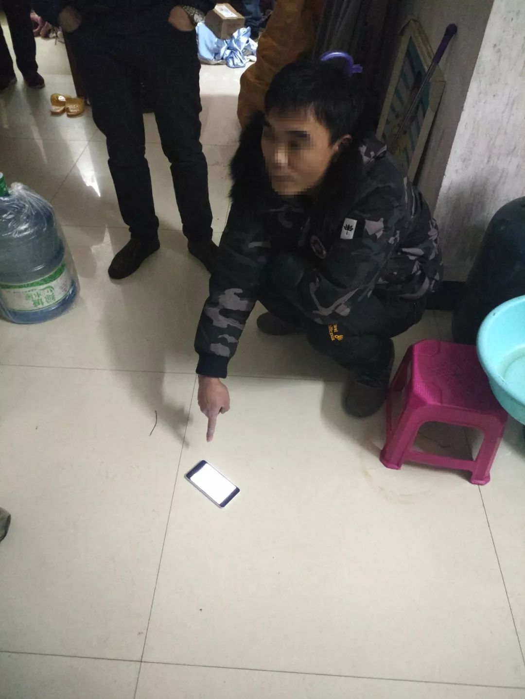 触目惊心！20多万人被骗6480万，嫌疑人家中堆满现金！广西公布五大诈骗典型案例